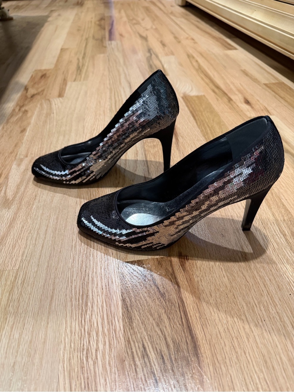 Touch of Nina Black Sequin Women's High Heel Pumps